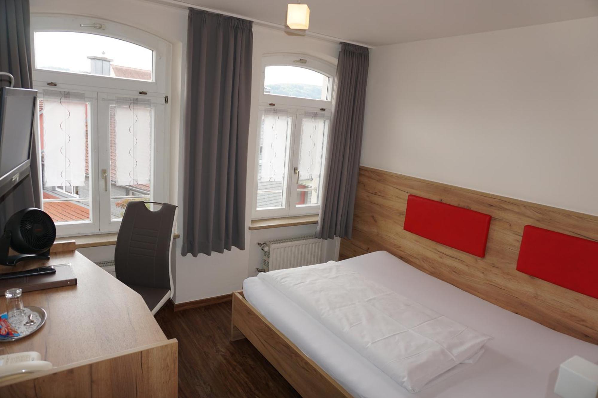 Zum Goldenen Lamm 4* Wettelsheim